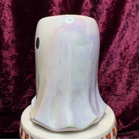 DW Home GIANT 60 Oz Iridescent White Halloween Ghost Candle Pumpkin Apple Scent - Picture 3 of 10